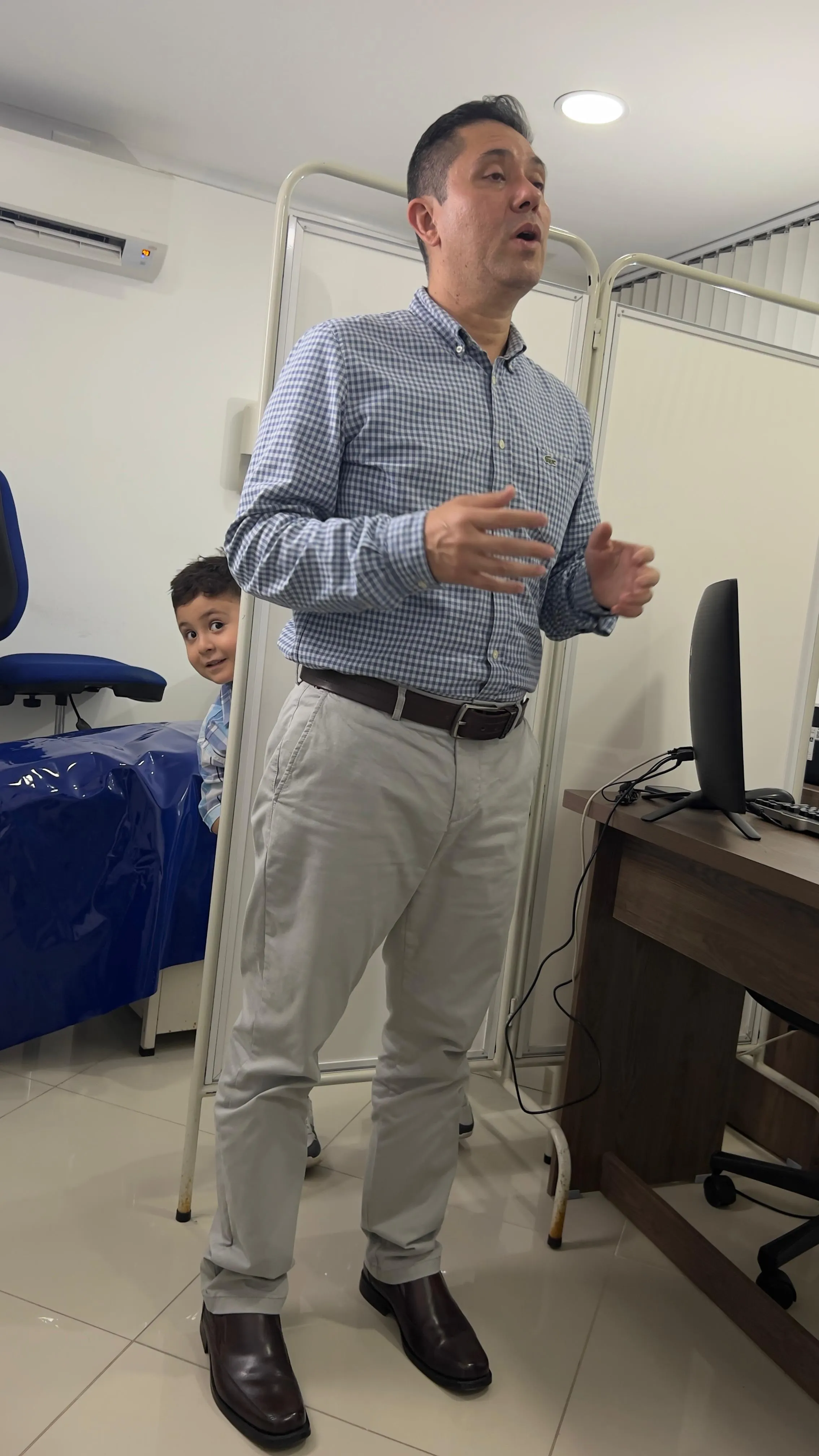 Dr. Héctor Hernández Original